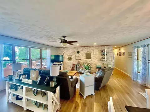 1804 Moonglow Rd, Centralia, IL 62801 photo 2