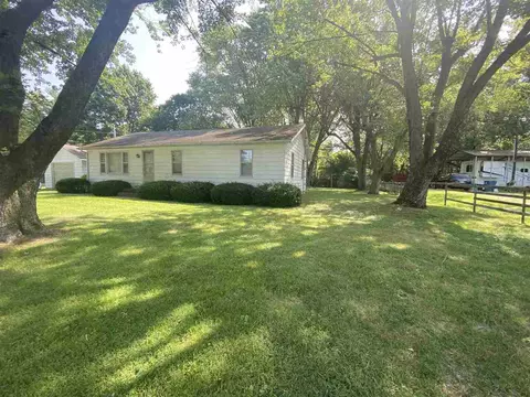 2333 S Pine St, Centralia, IL 62801 photo 2