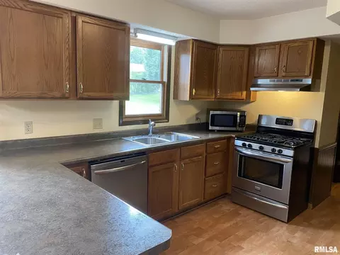 108 S Division St, Anna, IL 62906 photo 5