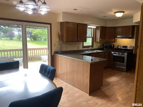 108 S Division St, Anna, IL 62906 photo 4