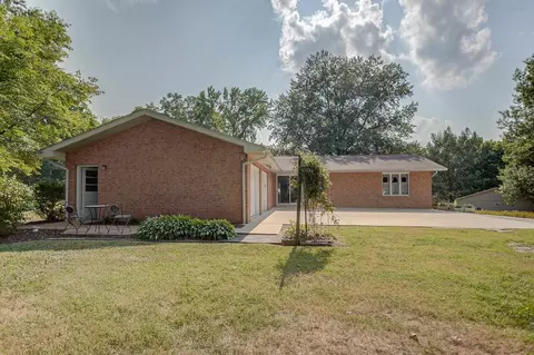 409 Friendly Dr, Red Bud, IL 62278 photo 4