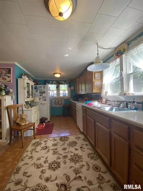1912 1st St, Eldorado, IL 62930 photo 7