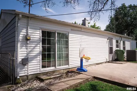 4 Spruce Dr, Centralia, IL 62801 photo 4