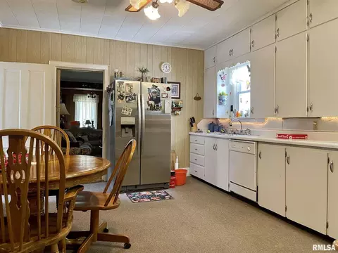 304 E Chestnut St, Anna, IL 62906 photo 10