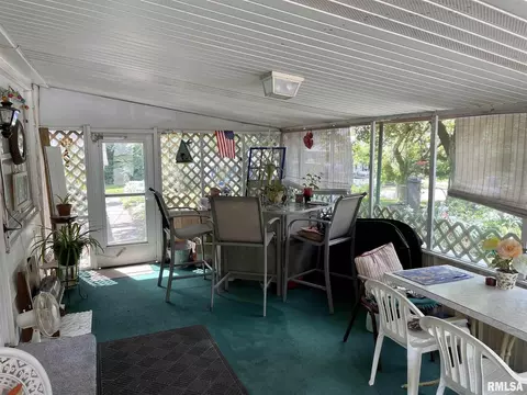 304 E Chestnut St, Anna, IL 62906 photo 7