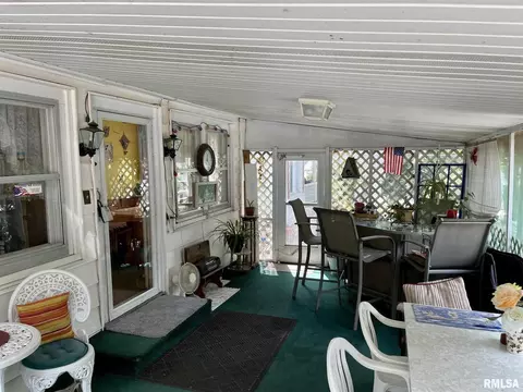 304 E Chestnut St, Anna, IL 62906 photo 6