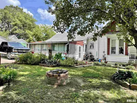 304 E Chestnut St, Anna, IL 62906 photo 4