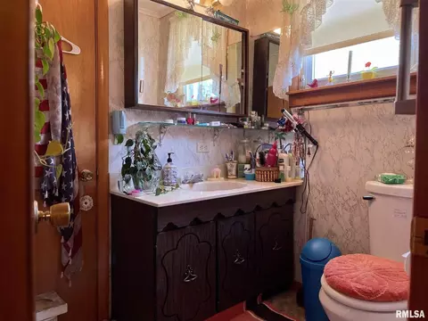 304 E Chestnut St, Anna, IL 62906 photo 21