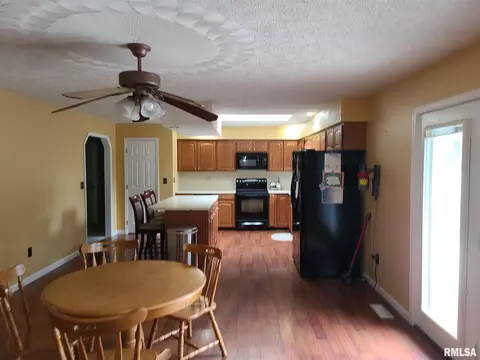 1856 State St, Eldorado, IL 62930 photo 11