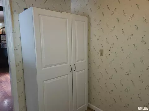 1856 State St, Eldorado, IL 62930 photo 23