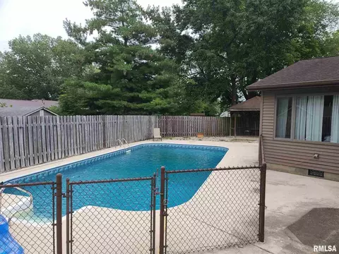 1856 State St, Eldorado, IL 62930 photo 5