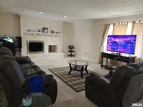 1856 State St, Eldorado, IL 62930 photo 9