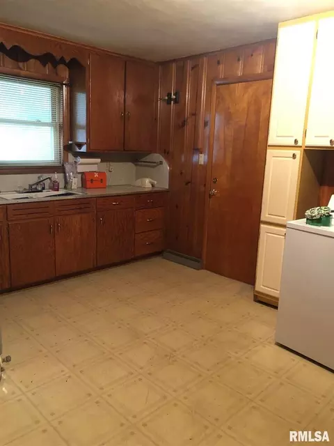 117 N Marshall St, Dix, IL 62830 photo 20