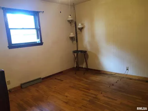 117 N Marshall St, Dix, IL 62830 photo 16