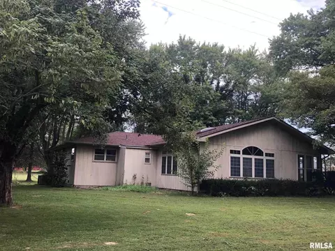 117 N Marshall St, Dix, IL 62830 photo 3