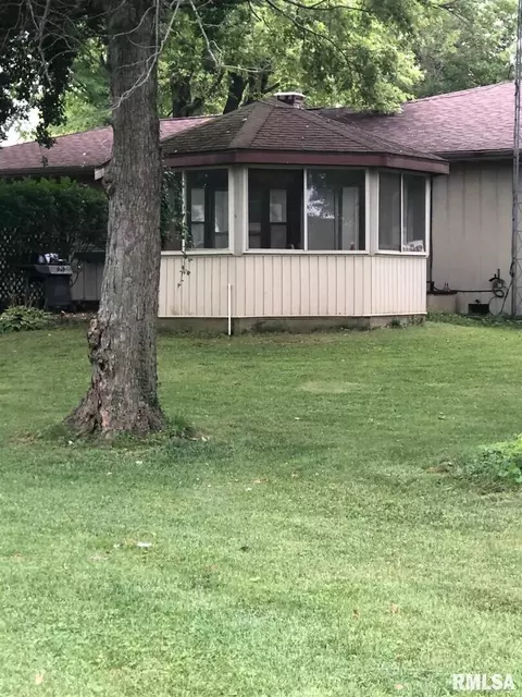 117 N Marshall St, Dix, IL 62830 photo 9