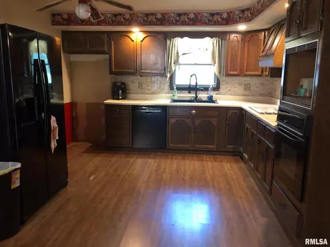 117 N Marshall St, Dix, IL 62830 photo 22