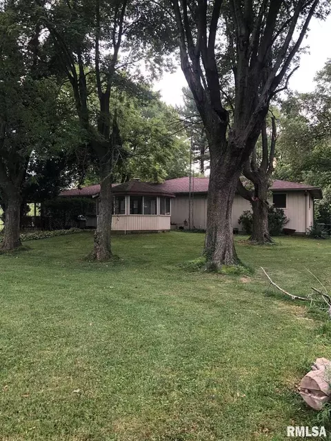 117 N Marshall St, Dix, IL 62830 photo 8
