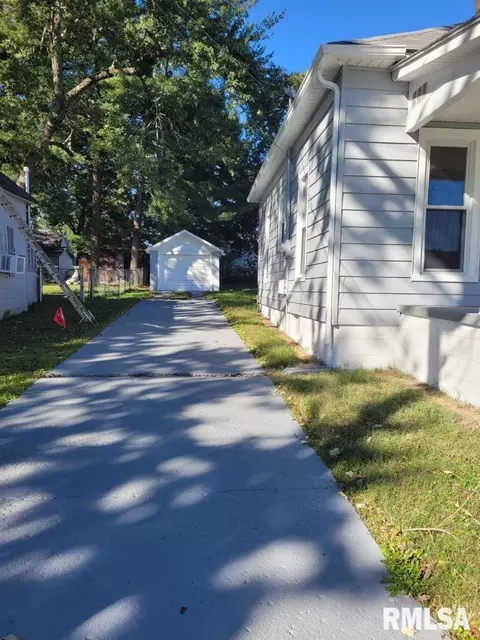 1509 Reed St, Eldorado, IL 62930 photo 2
