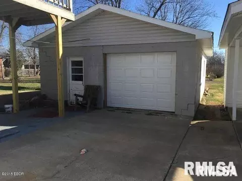706 S Jesse St, Christopher, IL 62822 photo 32