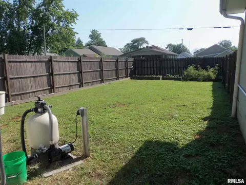 706 S Jesse St, Christopher, IL 62822 photo 30