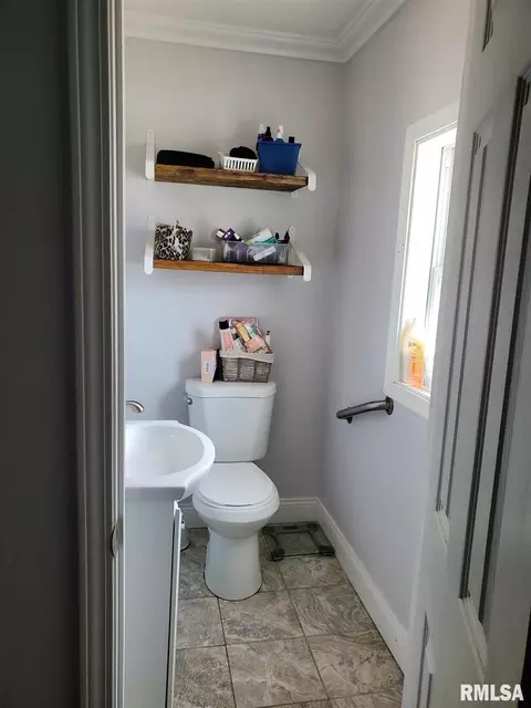 706 S Jesse St, Christopher, IL 62822 photo 18