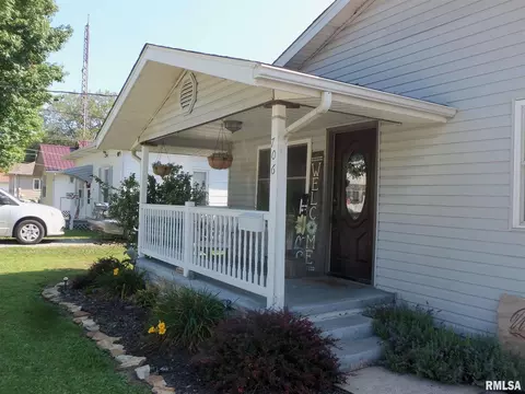 706 S Jesse St, Christopher, IL 62822 photo 2