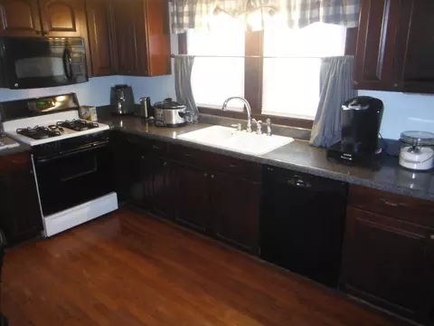 121 Warren St, Anna, IL 62906 photo 4