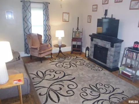 121 Warren St, Anna, IL 62906 photo 3