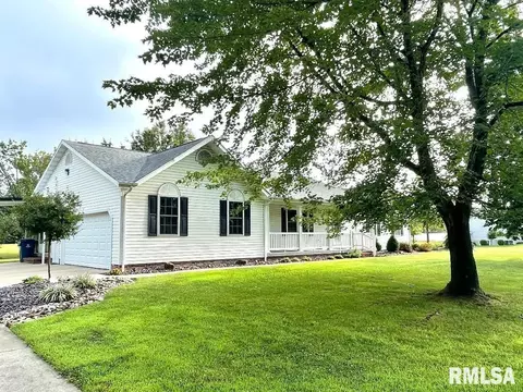 8 Agape Ln, Centralia, IL 62801 photo 1