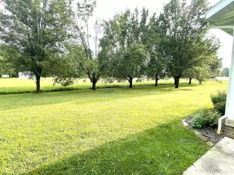 8 Agape Ln, Centralia, IL 62801 photo 25