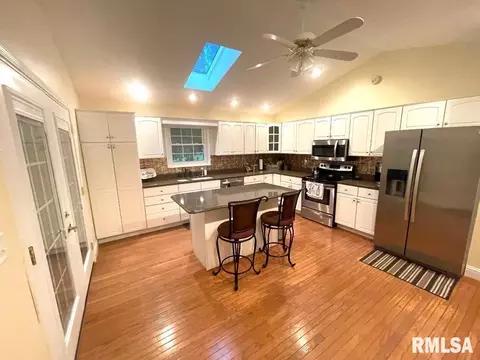 8 Agape Ln, Centralia, IL 62801 photo 6