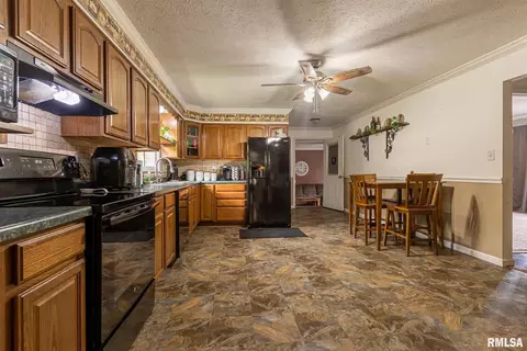 802 E Mckinley Ave, Marion, IL 62959 photo 12