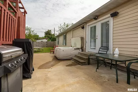 802 E Mckinley Ave, Marion, IL 62959 photo 29