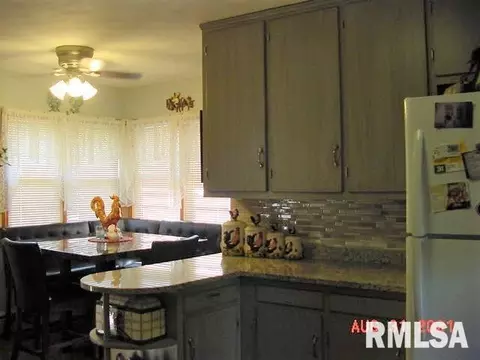2102 Gartside, Murphysboro, IL 62966 photo 8