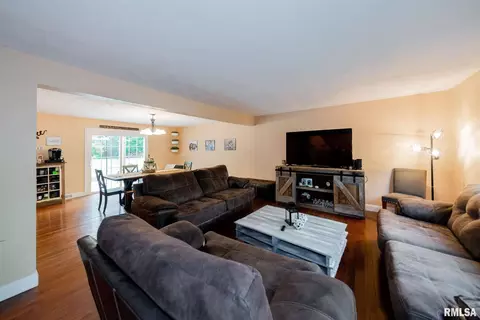 11795 E Oak Ln, Mount Vernon, IL 62864 photo 9