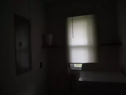 811 S Emma St, Christopher, IL 62822 photo 6
