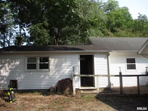811 S Emma St, Christopher, IL 62822 photo 26