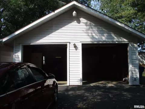 811 S Emma St, Christopher, IL 62822 photo 28