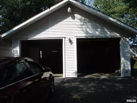 811 S Emma St, Christopher, IL 62822 photo 31