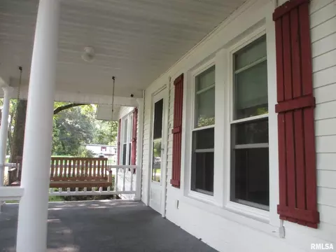 811 S Emma St, Christopher, IL 62822 photo 3
