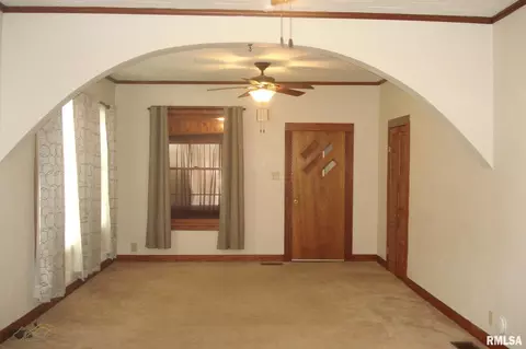 1304 W Harrison St, Herrin, IL 62948 photo 2