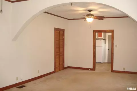 1304 W Harrison St, Herrin, IL 62948 photo 5