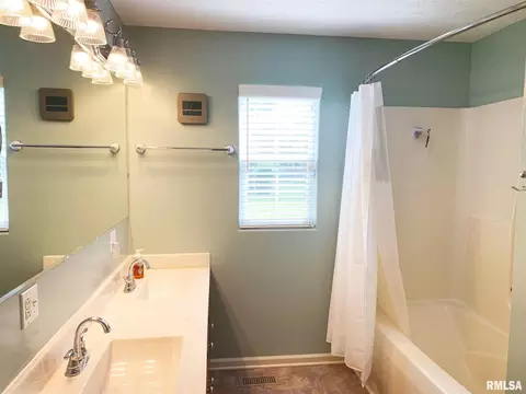 3029 Pine Ridge Dr, Herrin, IL 62948 photo 18