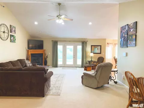 3029 Pine Ridge Dr, Herrin, IL 62948 photo 6