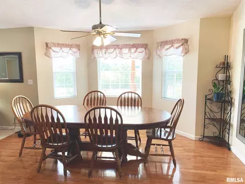 3029 Pine Ridge Dr, Herrin, IL 62948 photo 8