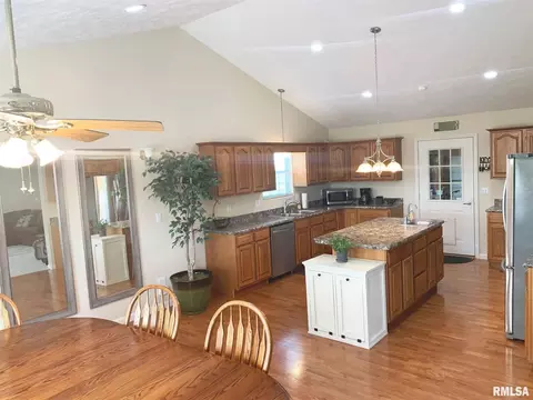 3029 Pine Ridge Dr, Herrin, IL 62948 photo 11