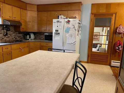 1008 N Maple St, Benton, IL 62812 photo 15