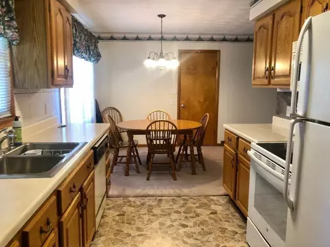 1503 Browns Ln, Marion, IL 62959 photo 3