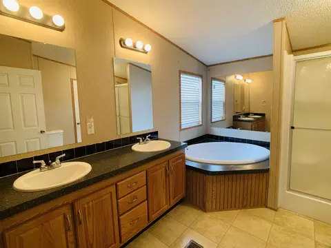 1110 Taylor St, Eldorado, IL 62930 photo 18